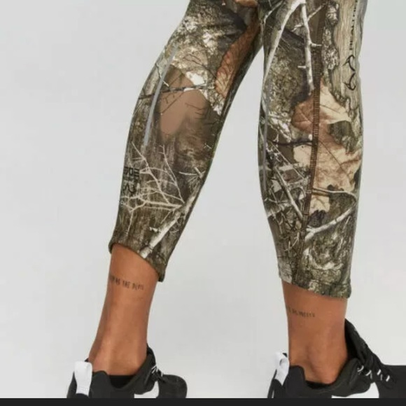 Real tree camo nike leggings size medium - Picture 3 of 3